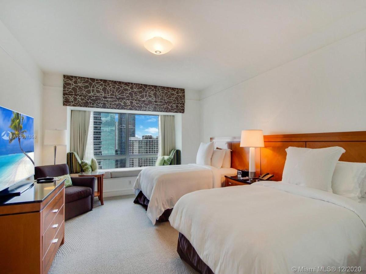 Four Seasons Hotel Miami - Luxury Private Residences Екстер'єр фото