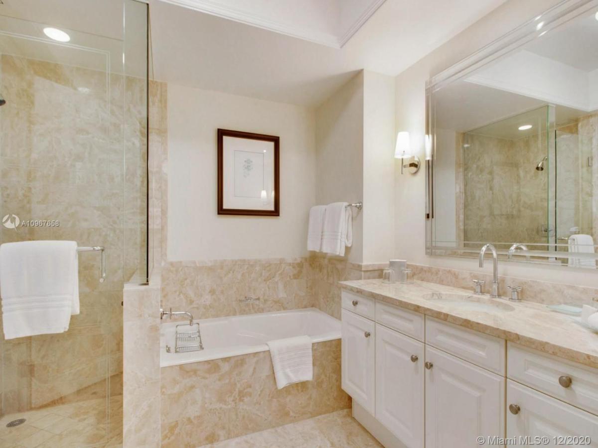 Four Seasons Hotel Miami - Luxury Private Residences Екстер'єр фото