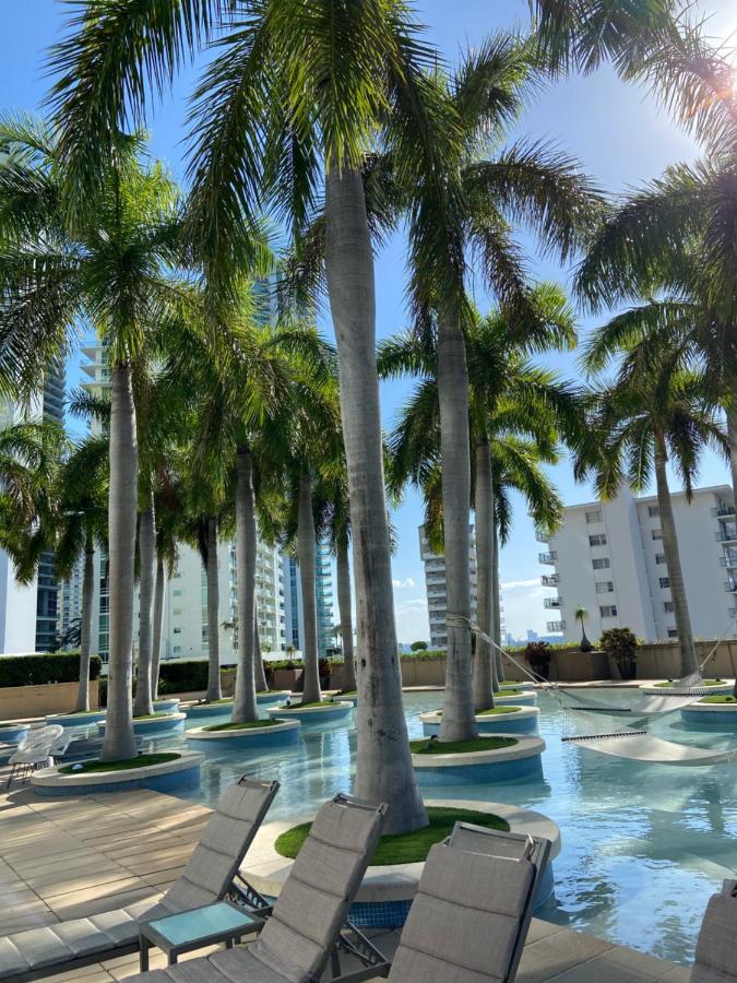 Four Seasons Hotel Miami - Luxury Private Residences Екстер'єр фото