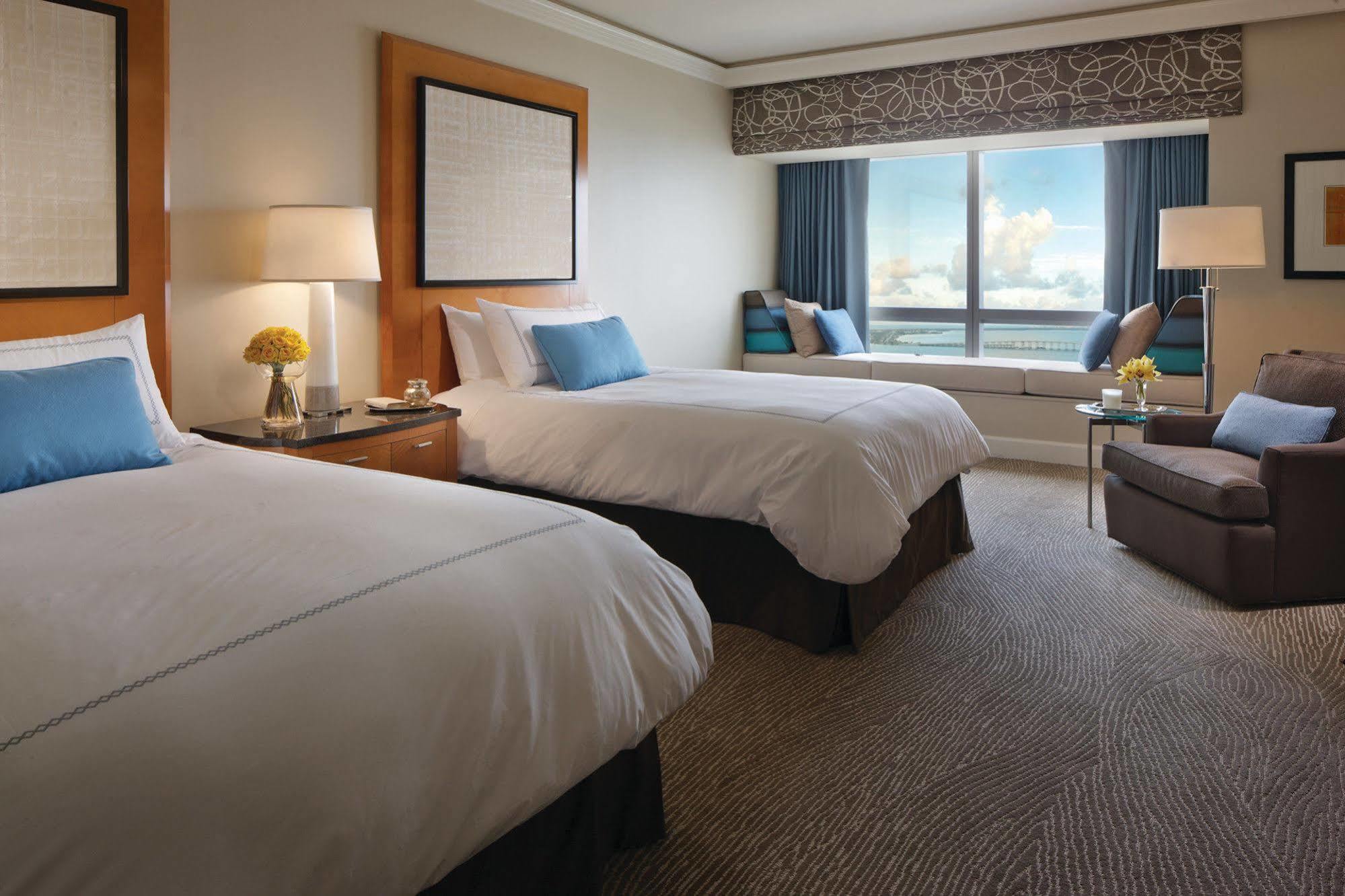 Four Seasons Hotel Miami - Luxury Private Residences Екстер'єр фото